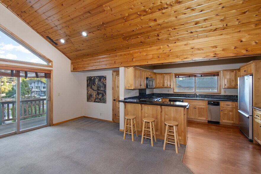 More Photos Of 42561 Moonridge Rd, Big Bear Lake Office For Sale