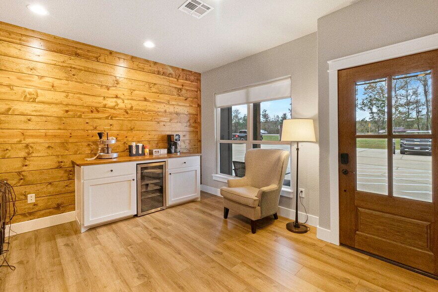More Photos Of 7899 US Highway 190 W, Livingston Office Residential For Sale