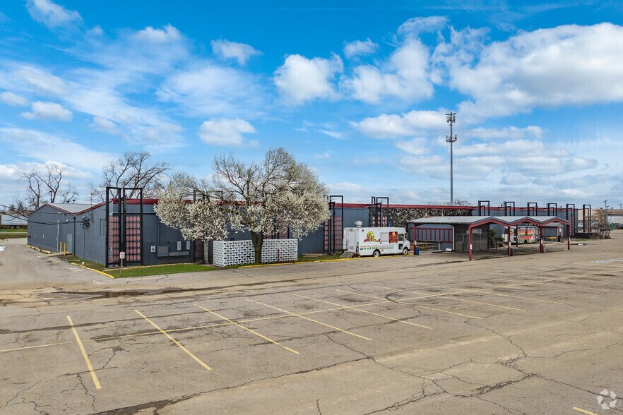 Primary Photo Of 4170 W Broad St, Columbus Storefront For Sale