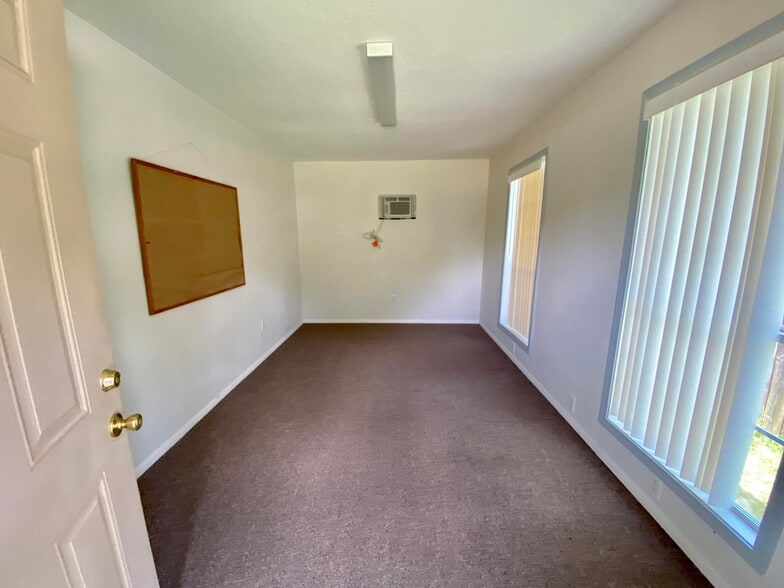 More Photos Of 3191 Newman Ave N, Crestview Religious Facility For Sale