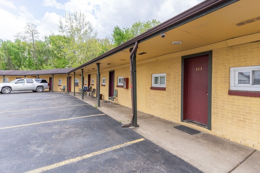 More Photos Of 5318 Youngstown Warren Rd, Niles Hotel For Sale