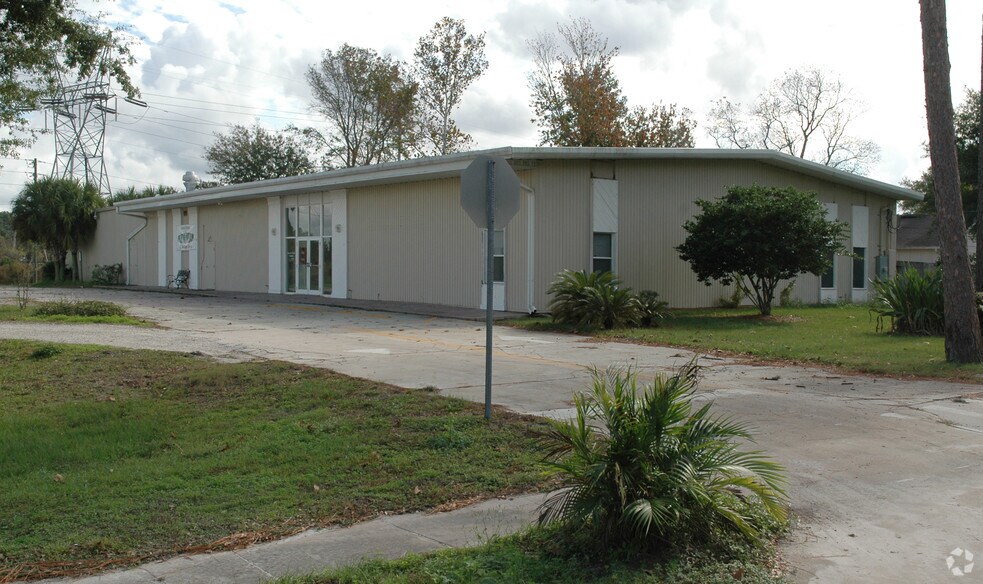 Primary Photo Of 7540 Grand Ave, Winter Park Schools For Lease