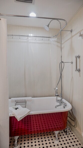 More Photos Of 118 S 300 W, Heber City Hospitality For Sale