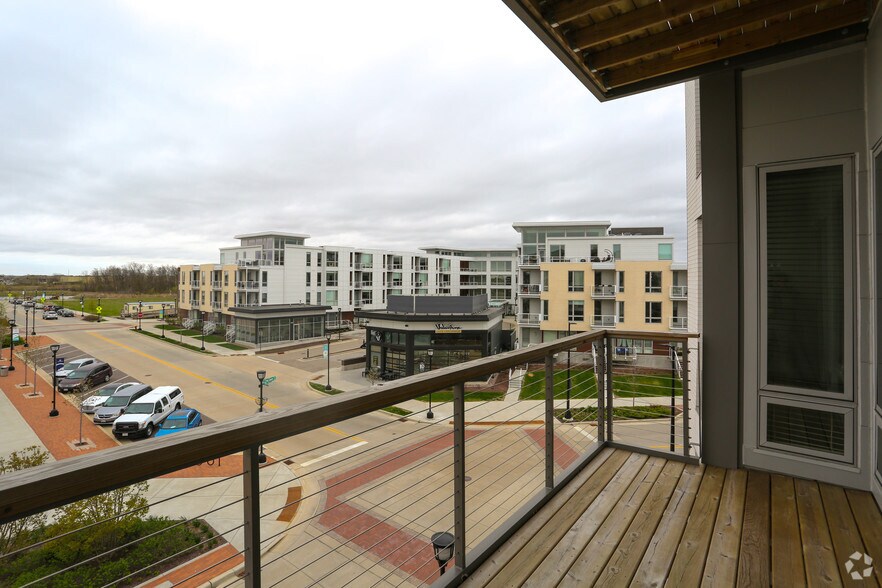 More Photos Of 7955-7973 S Main St, Oak Creek Apartments For Lease
