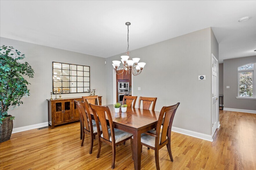 More Photos Of 110-160 Garrison Walk, Roswell Apartments For Sale