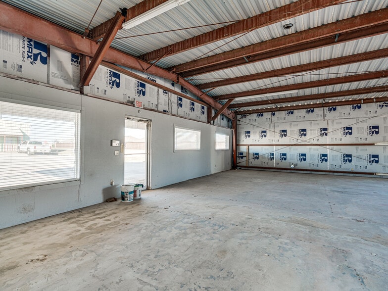 More Photos Of 140 Coin St, Fort Worth Warehouse For Sale