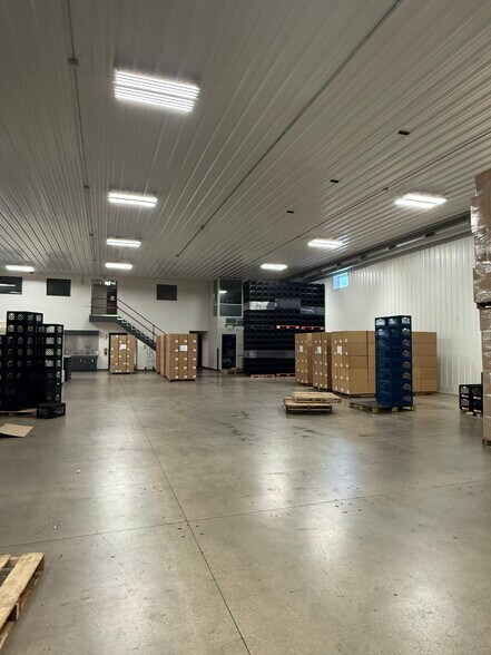 More Photos Of 616A-622 S Main St, Hebron Warehouse For Sale