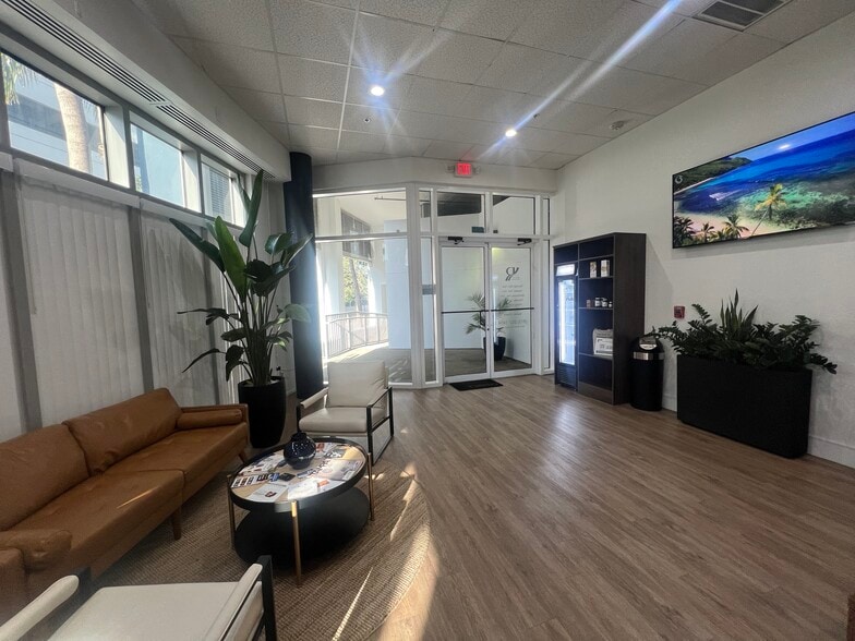 More Photos Of 375-3 S 12th St, Tampa Office For Sale
