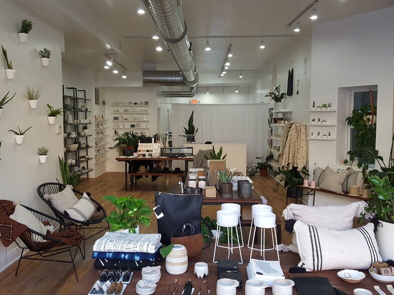 More Photos Of 2321 W North Ave, Chicago Storefront Retail Residential For Lease