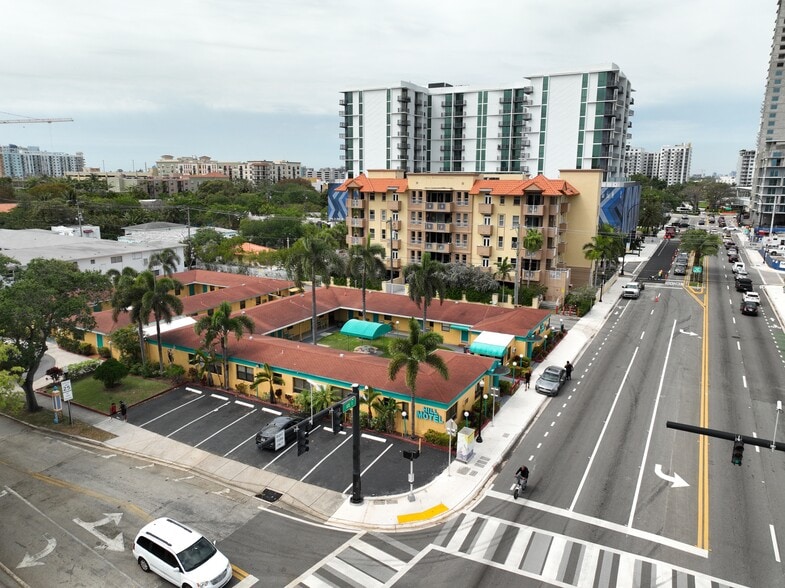 More Photos Of 418 S Federal Hwy, Hollywood Hotel For Sale