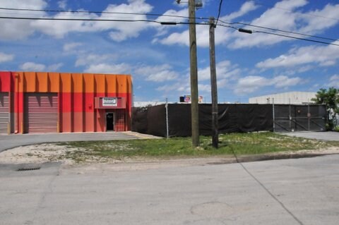More Photos Of 7781-7791 NW 52nd St, Doral Warehouse For Lease