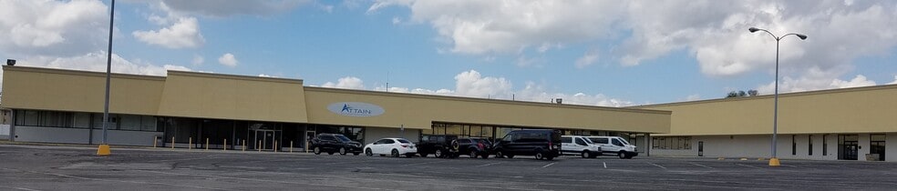 More Photos Of 2751 W Old US Highway 441, Mount Dora General Retail For Sale