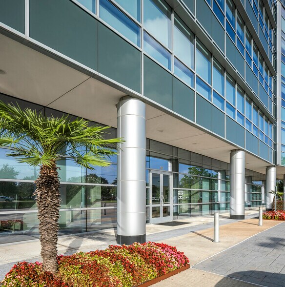 More Photos Of 455 E Medical Center Blvd, Webster Medical For Lease