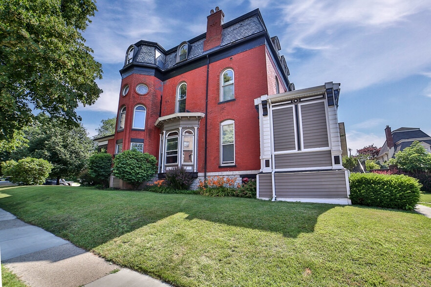More Photos Of 176 North St, Buffalo Apartments For Sale