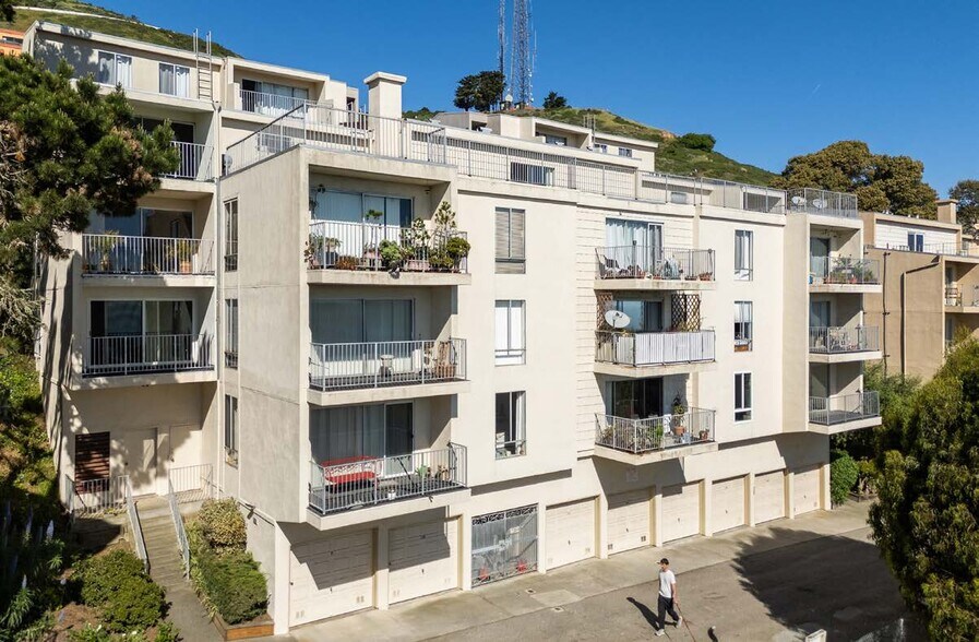 More Photos Of 110 Gardenside Dr, San Francisco Apartments For Sale