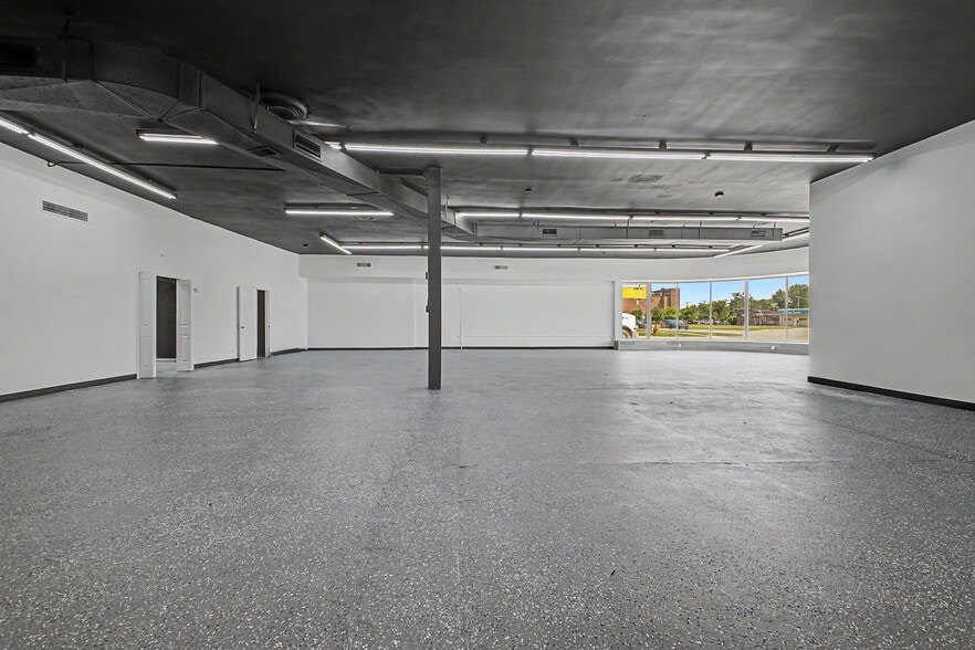 More Photos Of 14222 Fort St, Southgate General Retail For Lease
