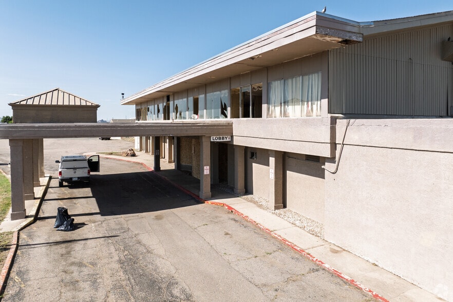 More Photos Of 2001 N Hudson Ave, Pueblo Hotel For Sale