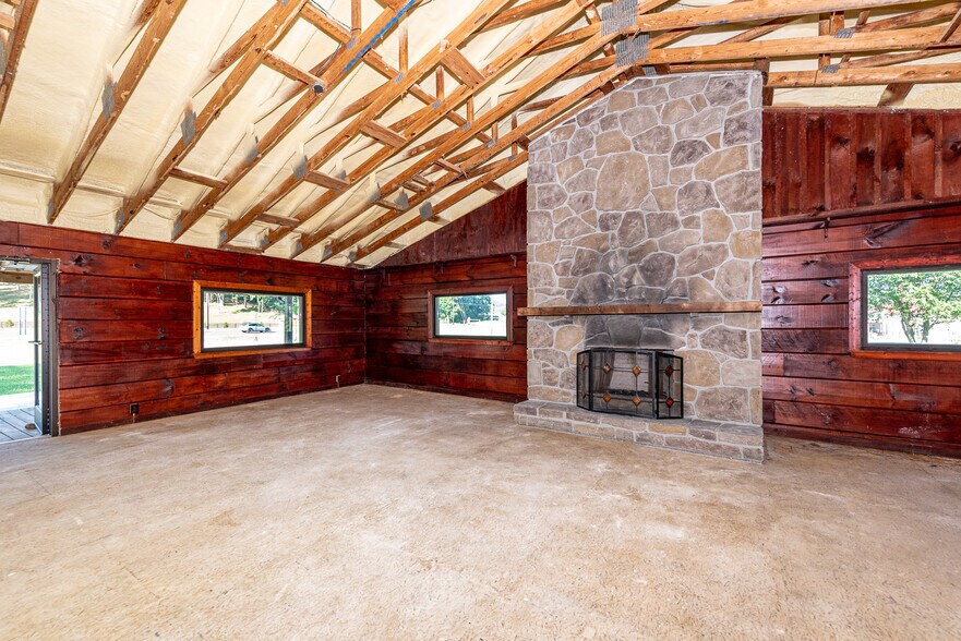 More Photos Of 8123 E Lamar Alexander Pky, Townsend Restaurant For Sale