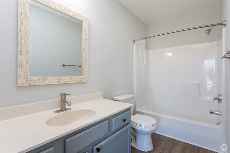 More Photos Of 214 Red Cross St, Wilmington Apartments For Lease