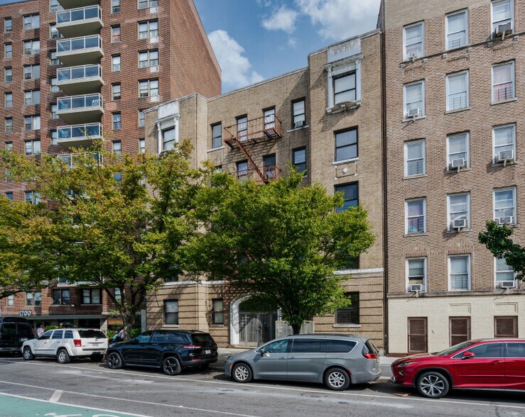 Primary Photo Of 1692 Grand Concourse, Bronx Apartments For Sale