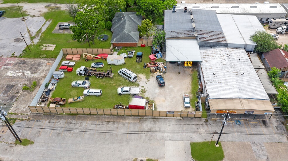 More Photos Of 1603 Shaver St, Pasadena Warehouse For Sale