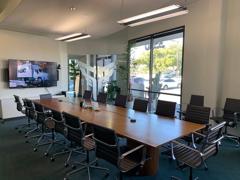 More Photos Of 3550 Tyburn St, Los Angeles Warehouse For Lease
