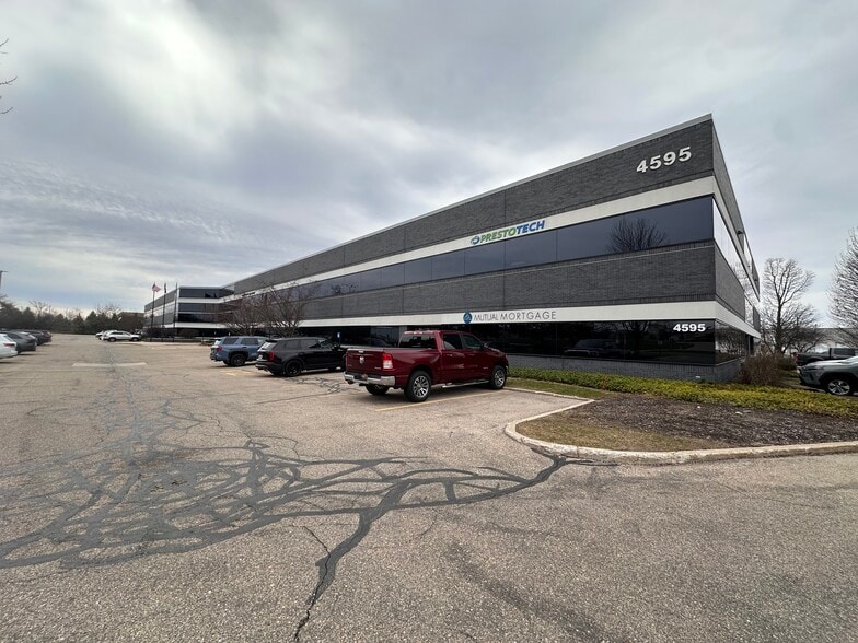 More Photos Of 4595 Broadmoor Ave SE, Grand Rapids Light Manufacturing For Lease