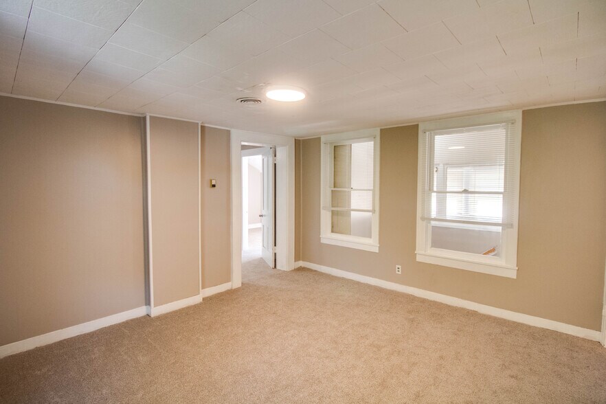 More Photos Of 1011 State St, Alton Apartments For Sale