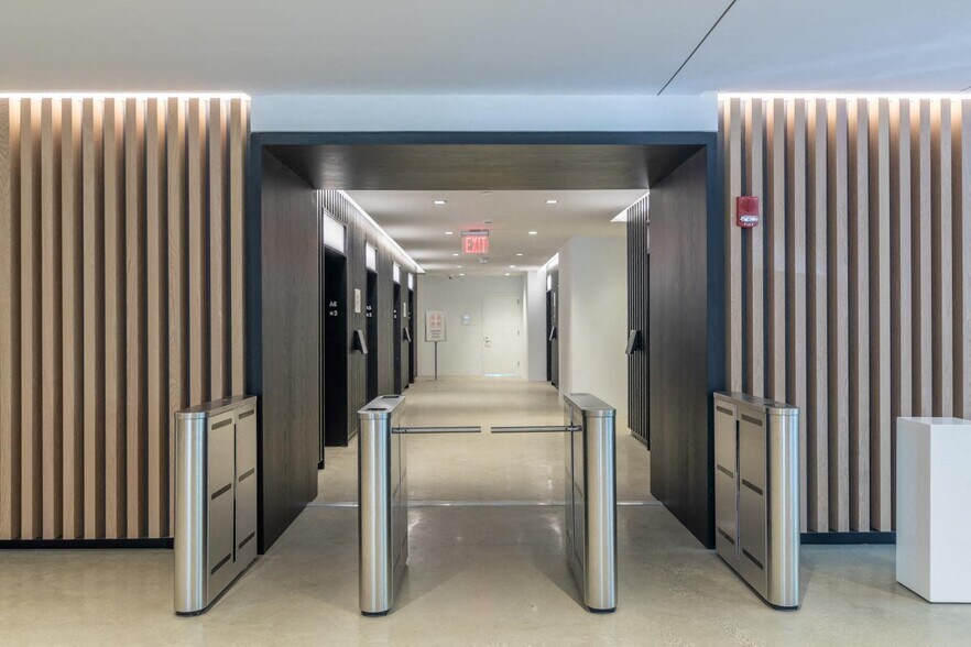 More Photos Of 25 Columbia Hts, Brooklyn Office For Lease