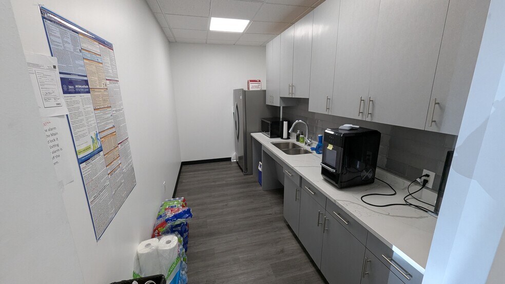 More Photos Of 12726 Cypress Valley Rd, Cypress Warehouse For Lease