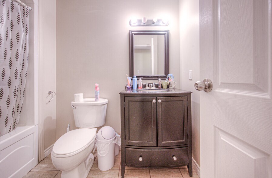 More Photos Of 172 Regina St N, Waterloo Apartments For Sale