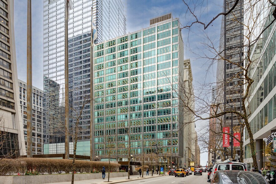 More Photos Of 30 W Monroe St, Chicago Office For Lease