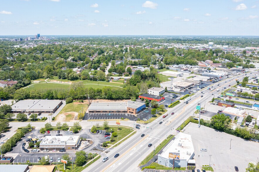 More Photos Of 2015 Family Cir, Lexington Freestanding For Lease