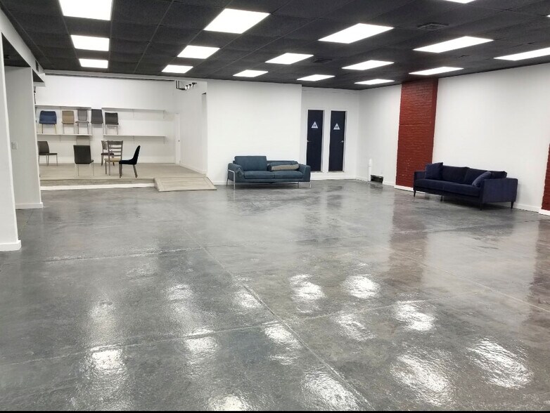 More Photos Of 207 Lawrence Ave, Inwood Loft Creative Space For Lease