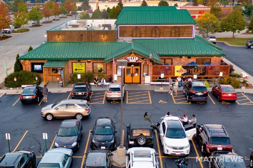 Primary Photo Of 800 W Paradise Dr, West Bend Restaurant For Sale