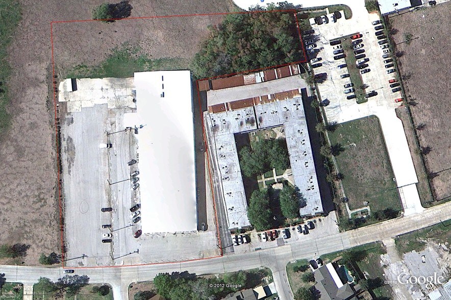 More Photos Of 1301 Memorial Dr, Baytown Warehouse For Sale