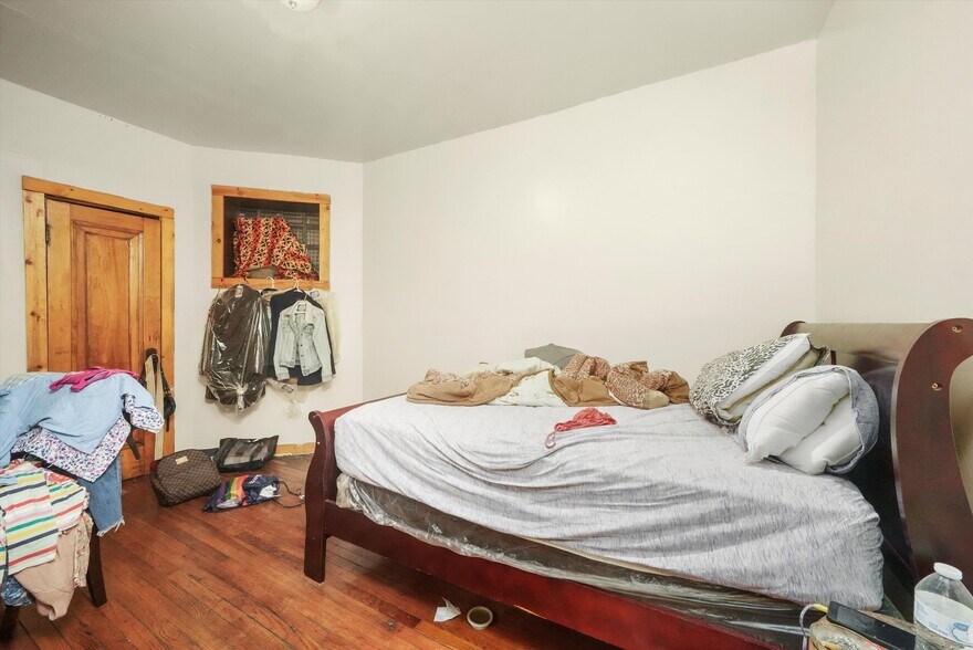 More Photos Of 4300-4310 W 16th St, Chicago Apartments For Sale