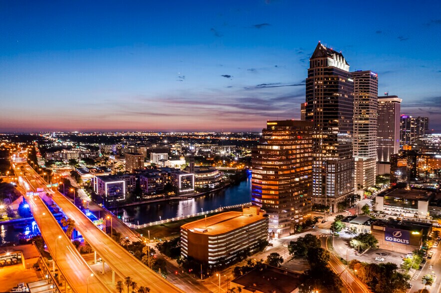More Photos Of 100 S Ashley Dr, Tampa Office For Lease