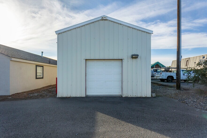More Photos Of 5428 W Clearwater Ave, Kennewick Storefront Retail Office For Lease