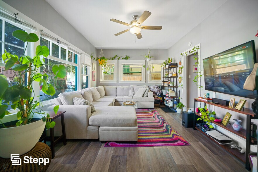 More Photos Of 1836 E 1st St, Long Beach Apartments For Sale