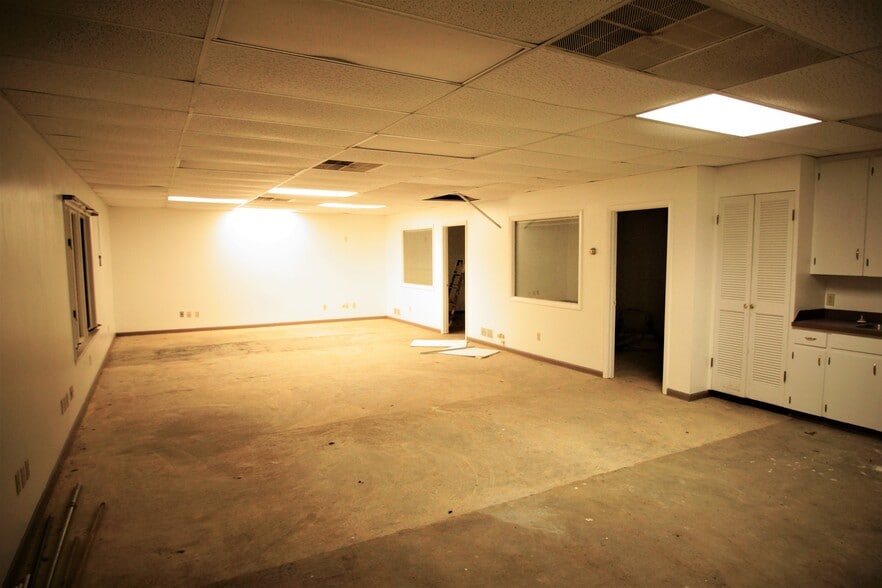 More Photos Of 1025 Market Ave S, Canton Warehouse For Sale