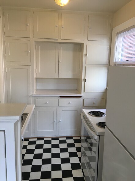 More Photos Of 2051 NW Lovejoy St, Portland Apartments For Sale