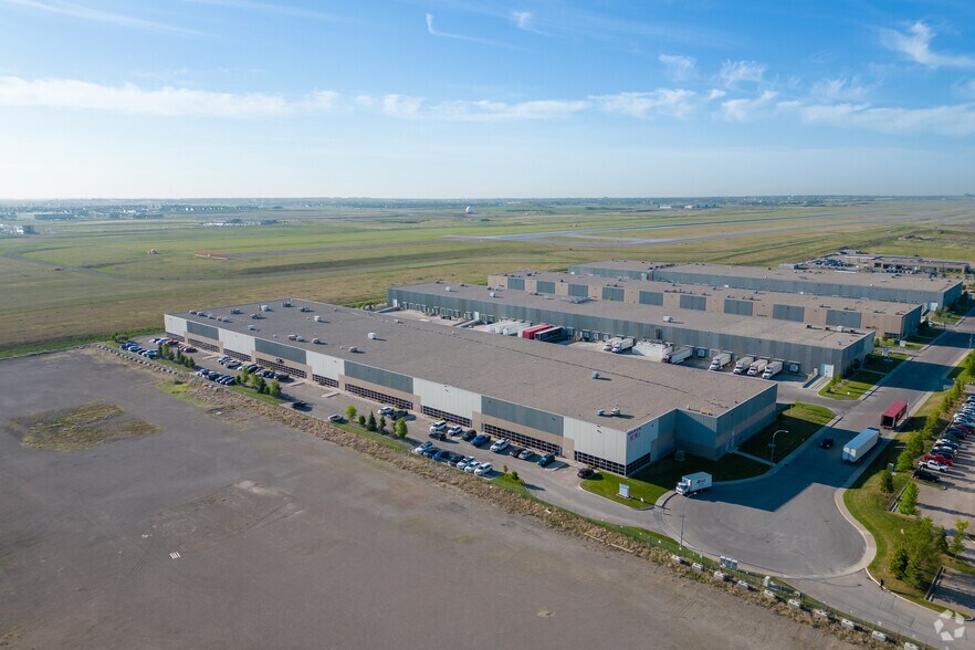 More Photos Of 10770 25 St NE, Calgary Warehouse For Lease