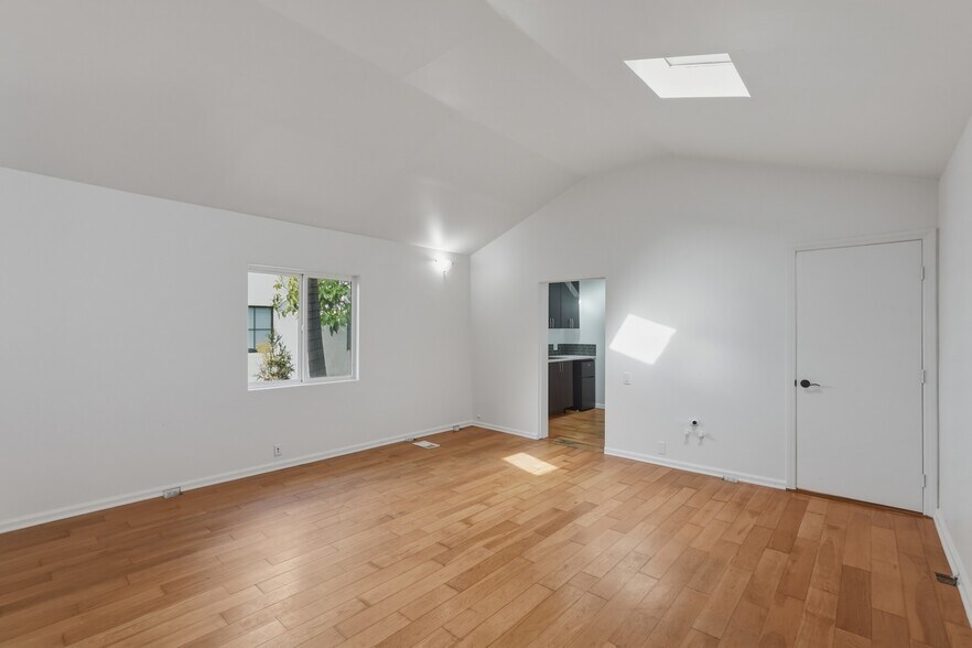 More Photos Of 137 Arena St, El Segundo Flex For Sale