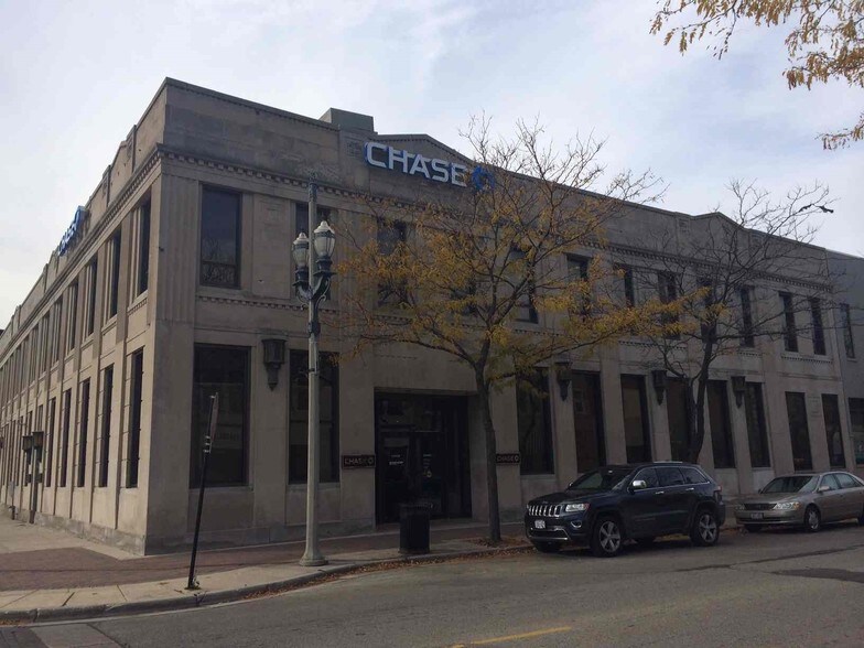 More Photos Of 5522 6th Ave, Kenosha Restaurant For Sale