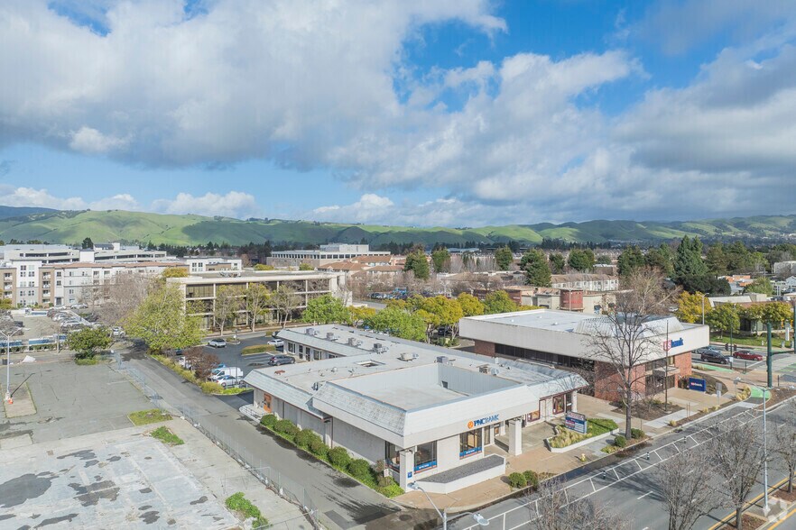 More Photos Of 39350-39374 Fremont Blvd, Fremont Office For Lease