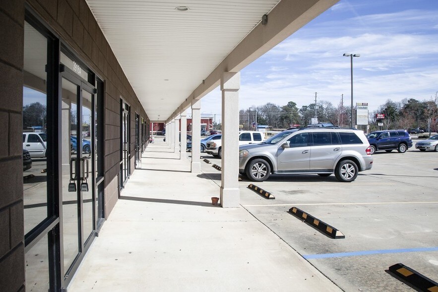 More Photos Of 3916 US-80, Phenix City Storefront Retail Office For Lease