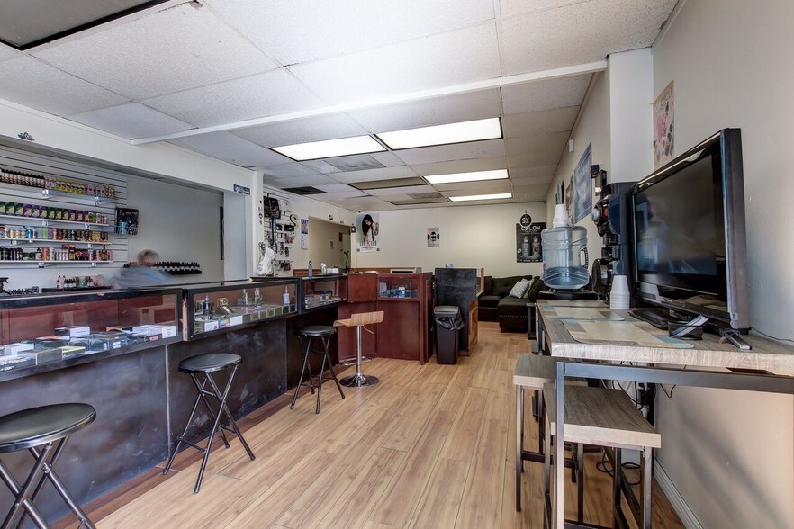 More Photos Of 626 W Indian School Rd, Phoenix Storefront Retail Office For Sale