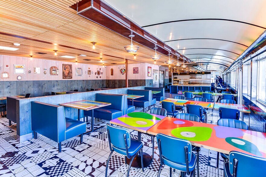 More Photos Of 74-A Montauk Hwy, East Hampton Restaurant For Lease