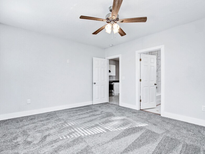 More Photos Of 1020 W French Plz, San Antonio Apartments For Sale